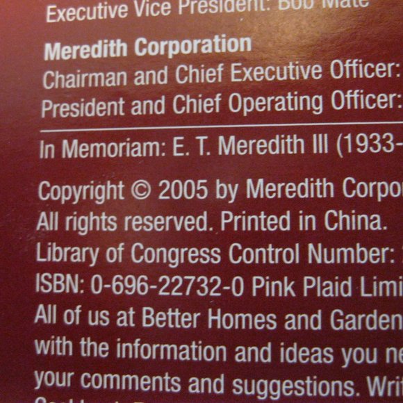 5 Items Lot -- Better Homes PINK Cookbook & 3 Key chains + 1 Cookie cutter C Pic - Picture 7 of 11